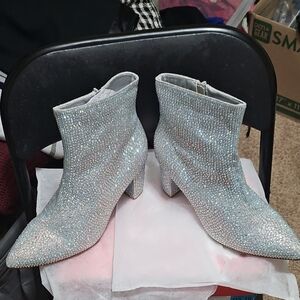 NWOB Women Rhinestone Block Chunky Heel